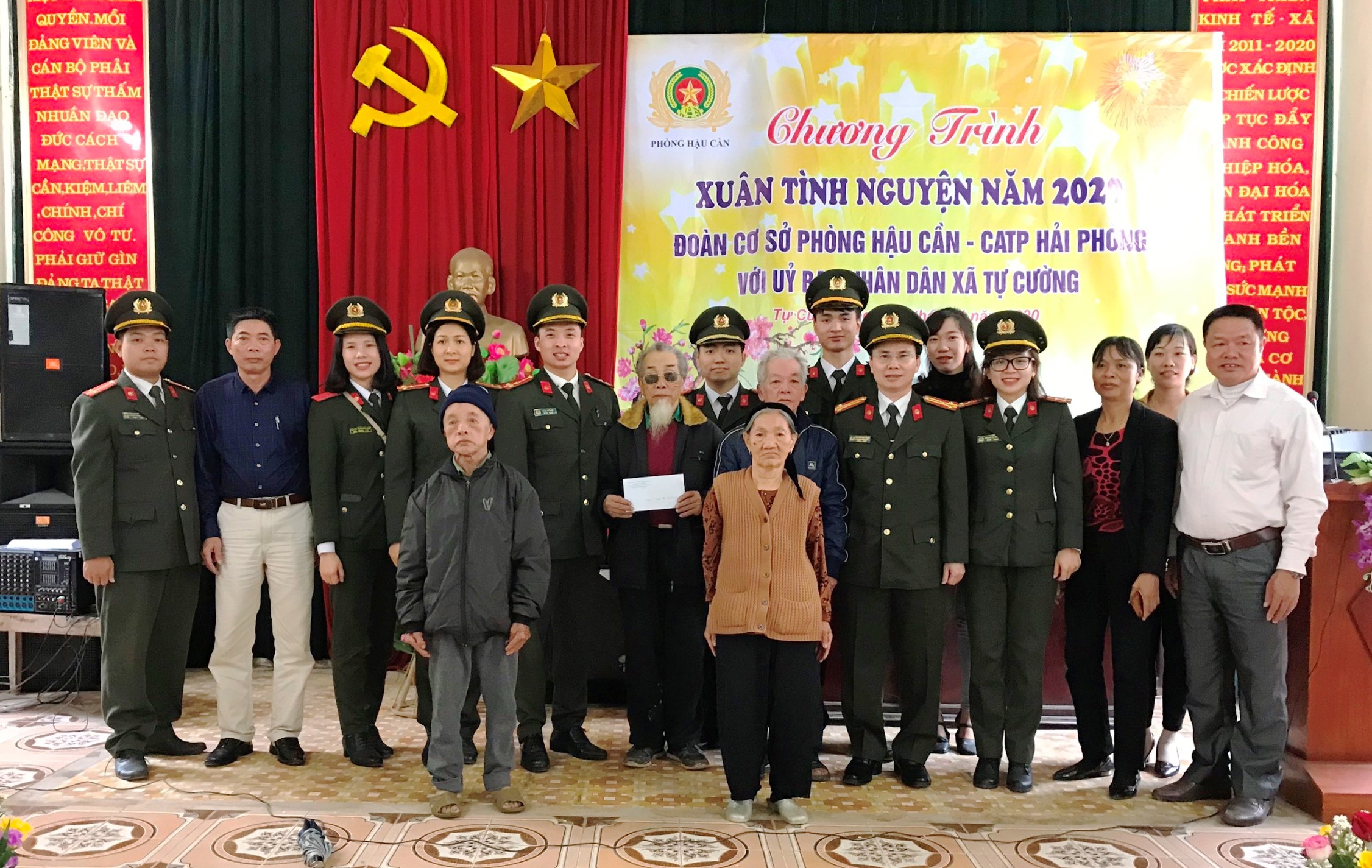 Đoàn cơ sở Phòng Hậu cần – CATP: Phong phú các hoạt động xung kích vì cuộc sống cộng đồng